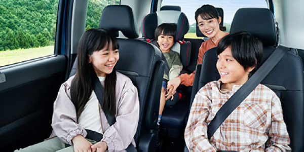 モーターだけで走行するから驚くほど静か