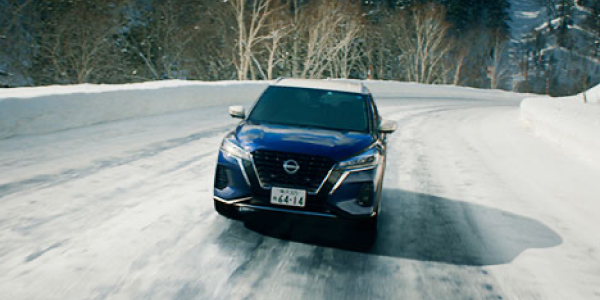 滑りやすい路面でもスムースに加速