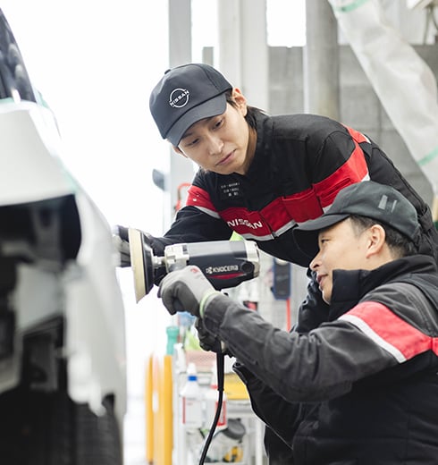 日産福岡で働く社員の様子