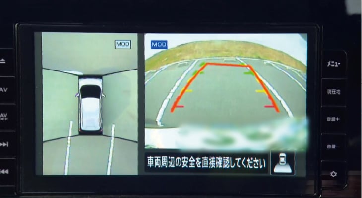 画面に大きく表示されるアラウンドビューモニター